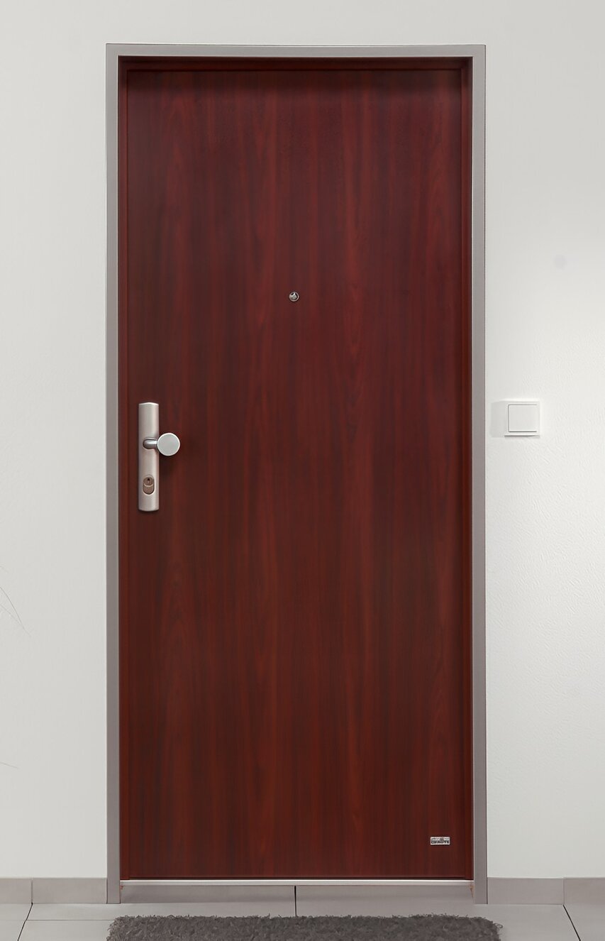 Wohnungseingangstür in Holzdekor